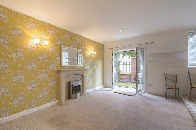  Image of 2 bedroom Flat to rent in Eastway Maghull Liverpool L31 at Eastway  Maghull, L31 6EQ