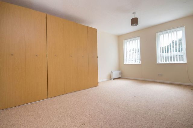  Image of 1 bedroom Flat to rent in Cygnus Gardens Dibden Southampton SO45 at Cygnus Gardens Dibden Southampton, SO45 5UH