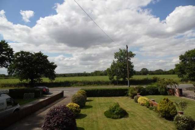  Image of 3 bedroom Semi-Detached house to rent in Doncaster Road Askern Doncaster DN6 at DONCASTER ROAD ASKERN DONCASTER, DN6 9JD