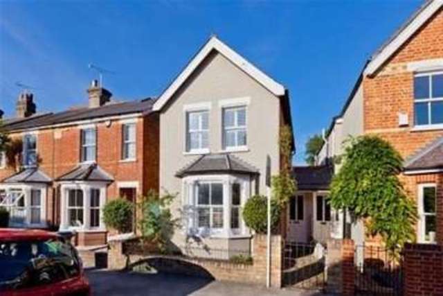  Image of 3 bedroom Property to rent in Dorchester Road Weybridge KT13 at Weybridge, KT13 8PG