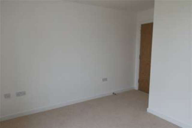  Image of 2 bedroom Flat to rent in Ferry Court Cardiff CF11 at Cardiff, CF11 0AW