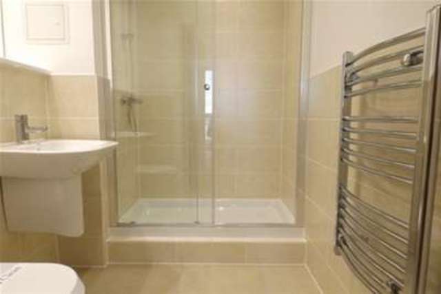  Image of 2 bedroom Flat to rent in Ferry Court Cardiff CF11 at Cardiff, CF11 0AW