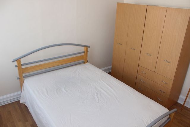  Image of 2 bedroom Flat to rent in Drayton Waye Harrow HA3 at Drayton Waye  Harrow, HA3 0BT