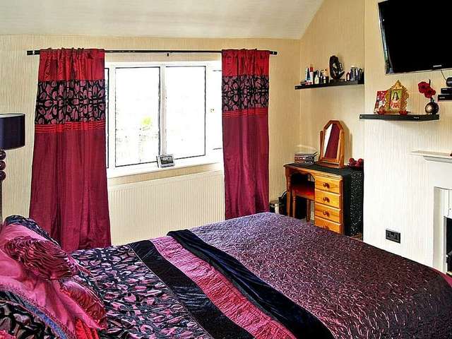  Image of 6 bedroom Property for sale in Station Road Acocks Green Birmingham B27 at Station Road Acocks Green BIRMINGHAM, B27 6DN