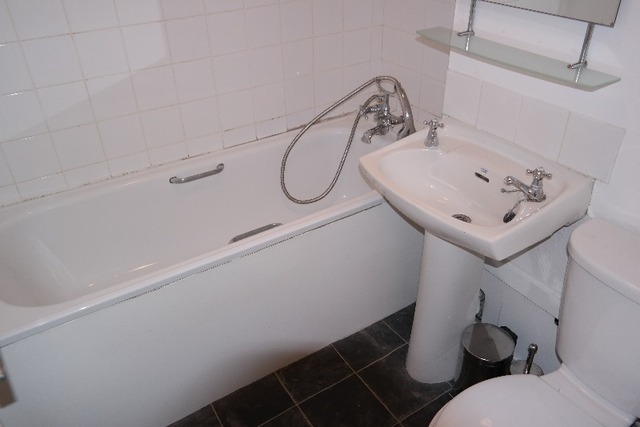  Image of 1 bedroom Flat to rent in Dumbarton Road Glasgow G11 at Partick Glasgow Glasgow, G11 6SE
