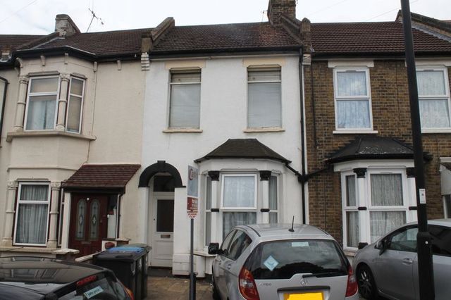  Image of 1 bedroom Flat for sale in Durants Road Enfield EN3 at Durants Road Ponders End Enfield, EN3 7AN