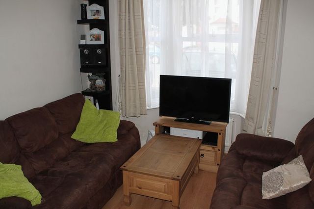  Image of 1 bedroom Flat for sale in Durants Road Enfield EN3 at Durants Road Ponders End Enfield, EN3 7AN