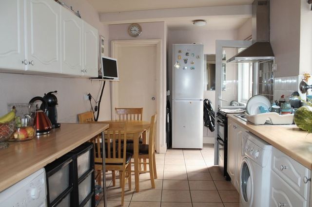 Image of 1 bedroom Flat for sale in Durants Road Enfield EN3 at Durants Road Ponders End Enfield, EN3 7AN
