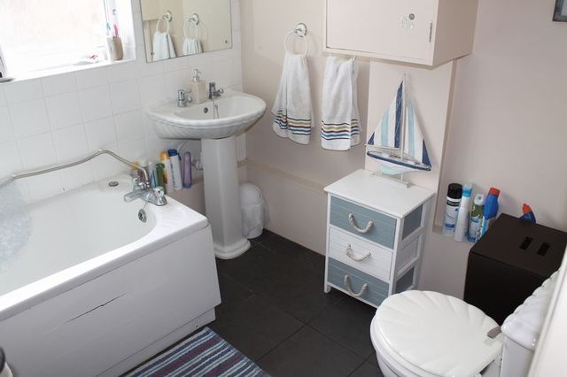  Image of 1 bedroom Flat for sale in Durants Road Enfield EN3 at Durants Road Ponders End Enfield, EN3 7AN