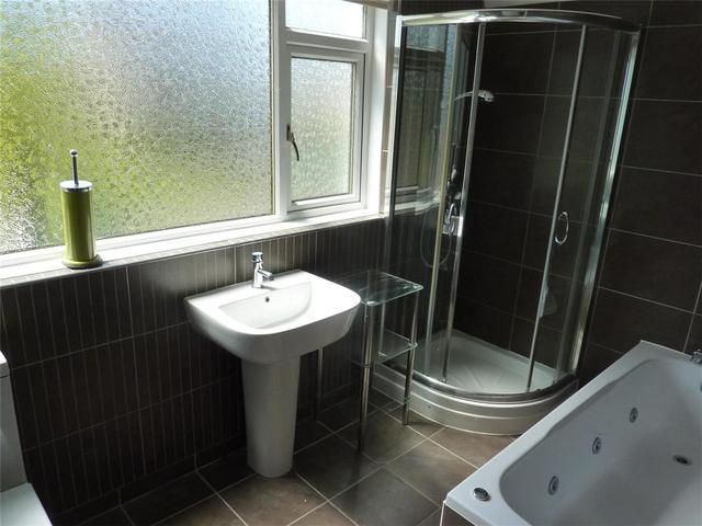  Image of 3 bedroom Detached house to rent in Durness Avenue Bearsden Glasgow G61 at Bearsden Glasgow Glasgow, G61 2AQ