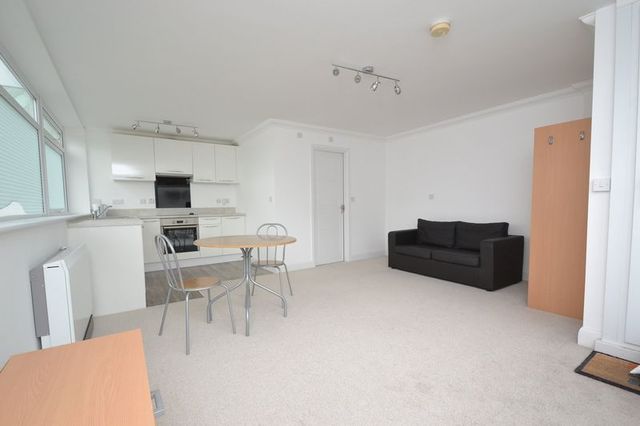  Image of Flat to rent in Earlham Road Norwich NR2 at Earlham Road  Norwich, NR2 3PF