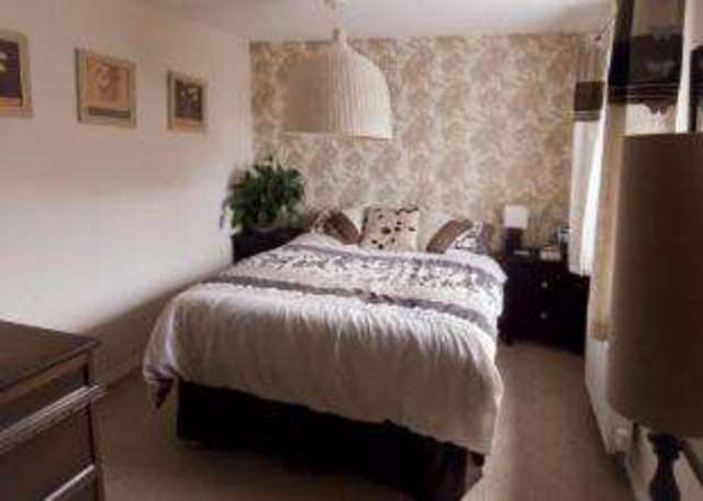  Image of 2 bedroom Detached house for sale in Waterside Close East Cowes PO32 at East Cowes Isle of Wight East Cowes, PO32 6FW