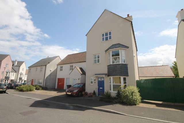  Image of 3 bedroom Detached house for sale in Eastcliff Portishead Bristol BS20 at Eastcliff Portishead Bristol, BS20 7AD
