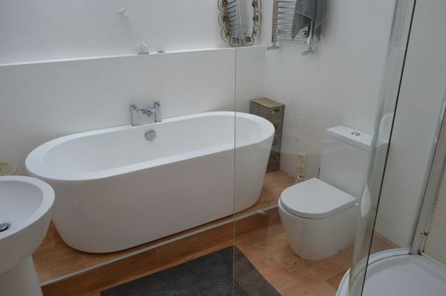  Image of 4 bedroom Detached house for sale in Eastfield Road Barton-upon-Humber DN18 at Eastfield Road  Barton-Upon-Humber, DN18 6AW