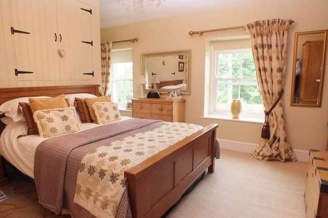  Image of 3 bedroom Cottage for sale in Edge Edge Stroud GL6 at Edge Stroud Gloucestershire, GL6 6PQ