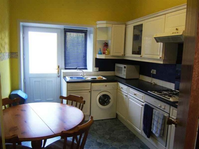  Image of 2 bedroom Terraced house to rent in Edinburgh Road Bathgate EH48 at Bathgate West Lothian West Lothian, EH48 1BA