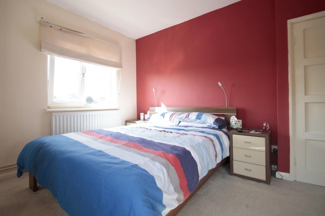  Image of 2 bedroom Flat to rent in Cromwell Road Walton-on-Thames KT12 at Cromwell Road  Walton-On-Thames, KT12 3NJ