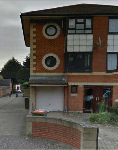  Image of 3 bedroom Semi-Detached house to rent in Eisenhower Drive London E6 at Eisenhower Drive Beckton London, E6 5JW