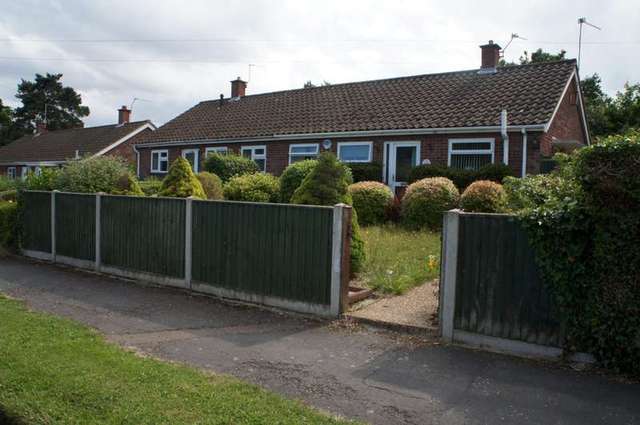  Image of 2 bedroom Bungalow to rent in Elizabeth Avenue Thorpe St. Andrew Norwich NR7 at Thorpe St Andrew, NR7 0YE