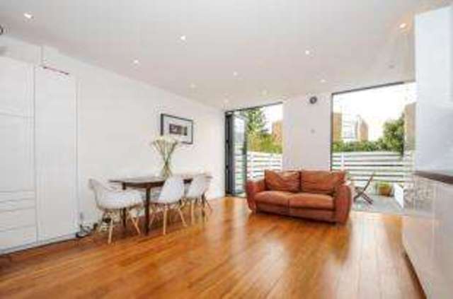  Image of 4 bedroom Terraced house for sale in Ellesmere Avenue Beckenham BR3 at Beckenham  Beckenham, BR3 6NN