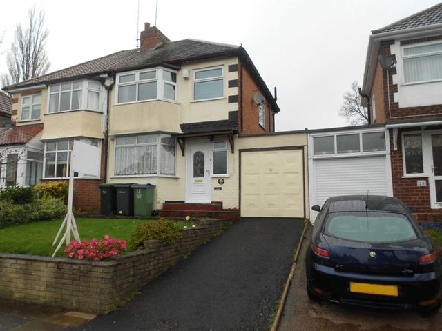  Image of 3 bedroom Semi-Detached house to rent in Elm Croft Oldbury B68 at Elm Croft  Oldbury, B68 0BQ