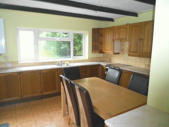  Image of 3 bedroom Semi-Detached house to rent in Elm Croft Oldbury B68 at Elm Croft  Oldbury, B68 0BQ