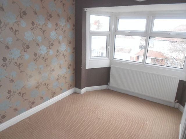  Image of 3 bedroom Semi-Detached house to rent in Elm Croft Oldbury B68 at Elm Croft  Oldbury, B68 0BQ