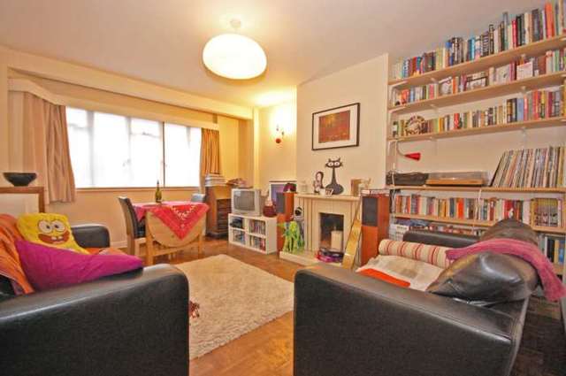 Image of 2 bedroom Flat to rent in Elmbourne Road London SW17 at Elmbourne Road Balham London, SW17 8JS