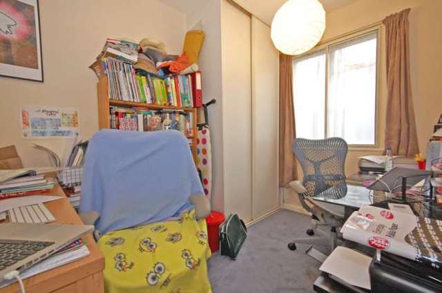  Image of 2 bedroom Flat to rent in Elmbourne Road London SW17 at Elmbourne Road Balham London, SW17 8JS