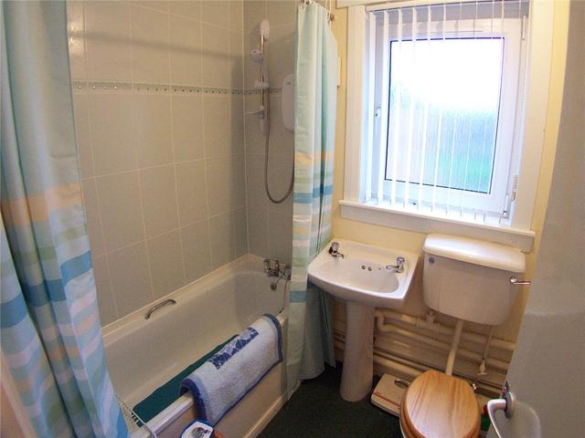  Image of 2 bedroom Flat to rent in Elphinstone Place Govan Glasgow G51 at Govan Glasgow Glasgow, G51 2NG