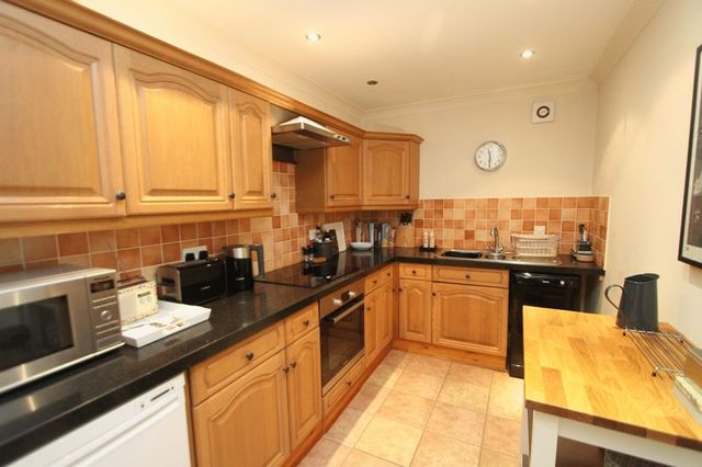  Image of 2 bedroom Flat for sale in Elton Road Clevedon BS21 at Elton Road  Clevedon, BS21 7RA