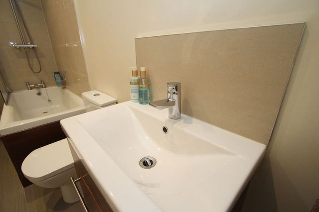  Image of 2 bedroom Flat for sale in Elton Road Clevedon BS21 at Elton Road  Clevedon, BS21 7RA