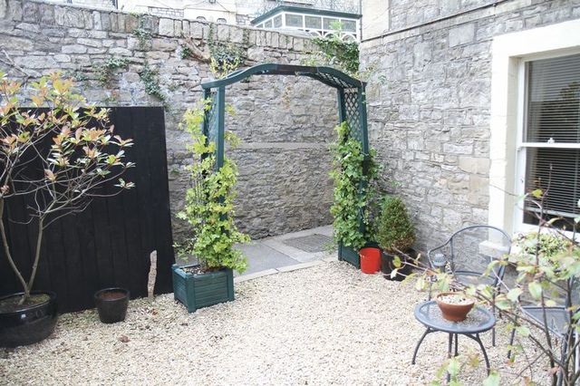  Image of 2 bedroom Flat for sale in Elton Road Clevedon BS21 at Elton Road  Clevedon, BS21 7RA