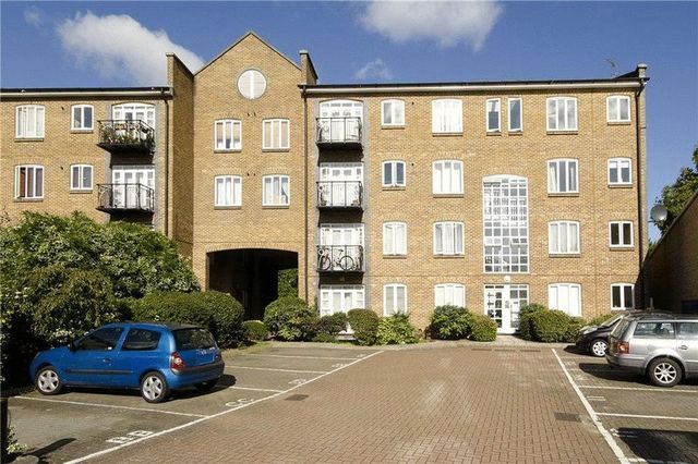  Image of 1 bedroom Property to rent in Old Ford Road London E3 at Empire Wharf Old Ford Road  London, E3 5NQ