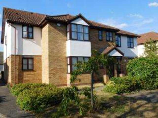  Image of 1 bedroom Flat for sale in Essex Road Romford RM7 at Essex Road Romford Rush Green, RM7 8BY