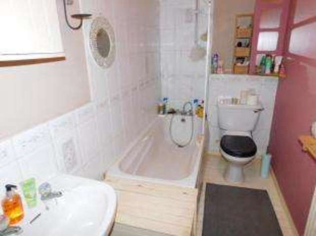  Image of 1 bedroom Flat for sale in Essex Road Romford RM7 at Essex Road Romford Rush Green, RM7 8BY