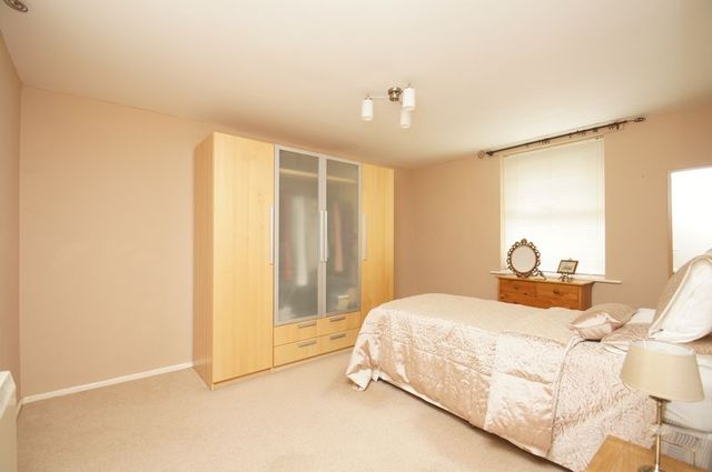  Image of 1 bedroom Flat for sale in Evesham Road Astwood Bank Redditch B96 at Evesham Road Astwood Bank Redditch, B96 6EA