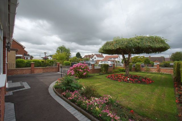 Image of 3 bedroom Detached house for sale in Evesham Road Astwood Bank Redditch B96 at Evesham Road Astwood Bank Redditch, B96 6AY