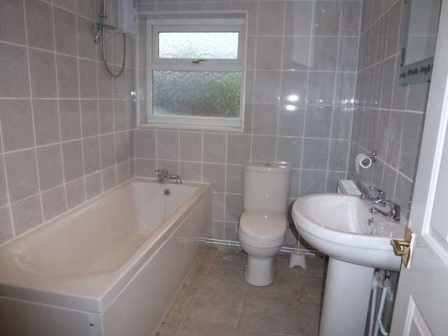  Image of 2 bedroom Detached house to rent in Factory Road Northfleet Gravesend DA11 at Factory Road  Gravesend, DA11 9HH