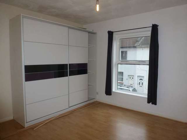  Image of 2 bedroom Detached house to rent in Factory Road Northfleet Gravesend DA11 at Factory Road  Gravesend, DA11 9HH