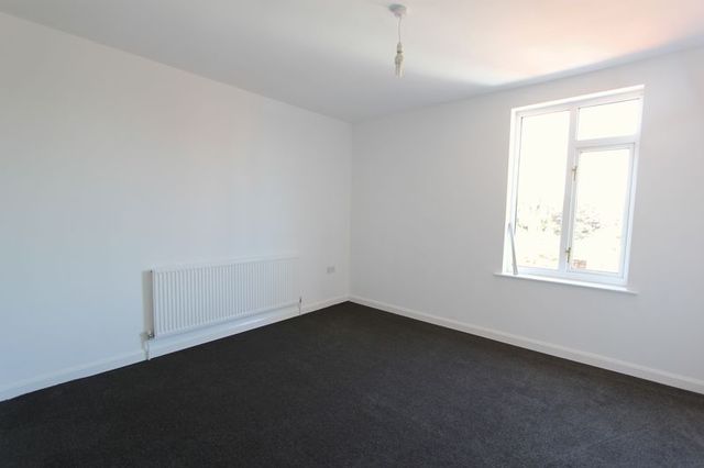  Image of 3 bedroom Terraced house for sale in Far Ings Road Barton-upon-Humber DN18 at Far Ings Road  Barton-Upon-Humber, DN18 5AZ
