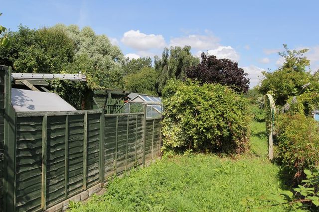  Image of 3 bedroom Terraced house for sale in Far Ings Road Barton-upon-Humber DN18 at Far Ings Road  Barton-Upon-Humber, DN18 5AZ
