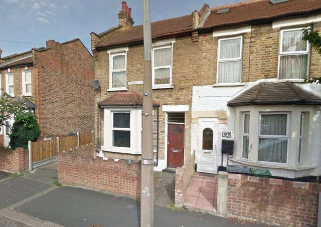  Image of 1 bedroom Flat to rent in Farmer Road London E10 at Farmer Road Leyton London, E10 5DJ
