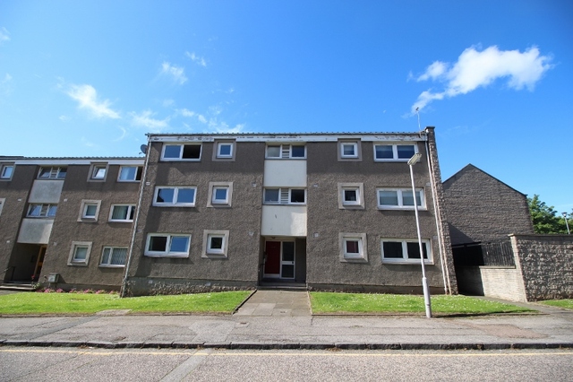  Image of 2 bedroom Flat to rent in Farmers Hall Aberdeen AB25 at Rosemount Aberdeen Aberdeen, AB25 1XF