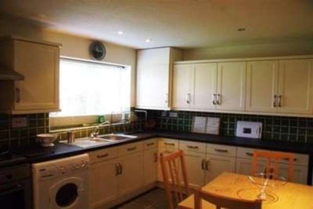  Image of 3 bedroom Detached house to rent in Fenton Road Nottingham NG5 at Nottingham, NG5 1LY