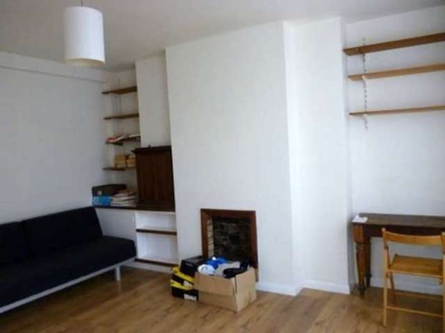  Image of 1 bedroom Apartment to rent in Ferndale Road London SW9 at London London London, SW9 8AZ