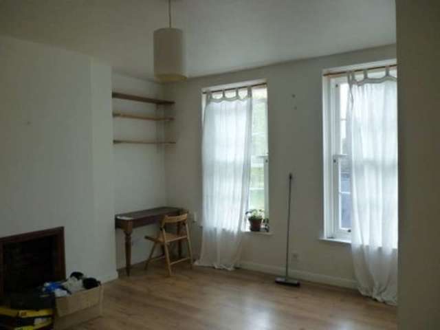  Image of 1 bedroom Apartment to rent in Ferndale Road London SW9 at London London London, SW9 8AZ