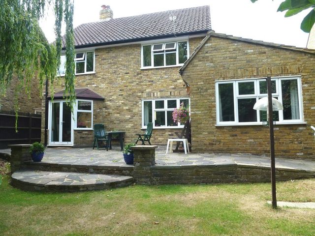  Image of 3 bedroom Detached house for sale in Cannon Grove Fetcham Leatherhead KT22 at 49 Cannon Grove  Fetcham, KT22 9LP