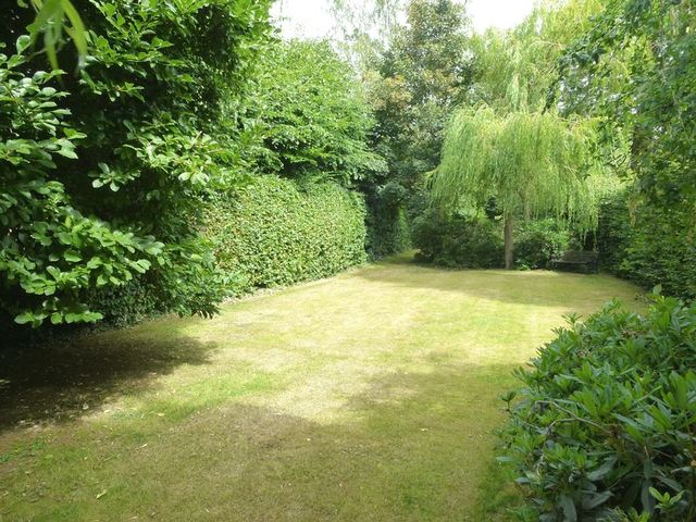  Image of 3 bedroom Detached house for sale in Cannon Grove Fetcham Leatherhead KT22 at 49 Cannon Grove  Fetcham, KT22 9LP
