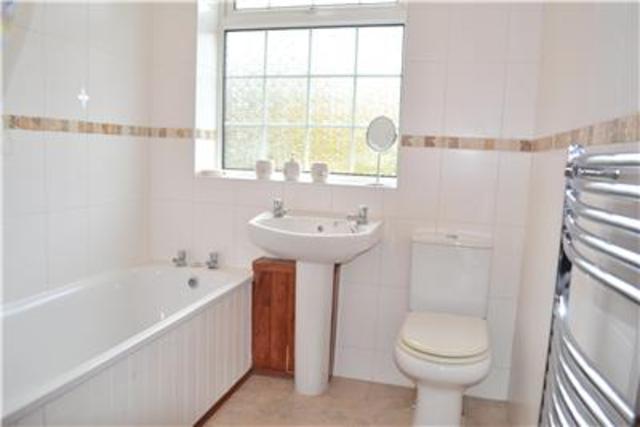  Image of 2 bedroom Flat to rent in Ballards Lane London N3 at Ballards Lane  West Finchley, N3 1NJ